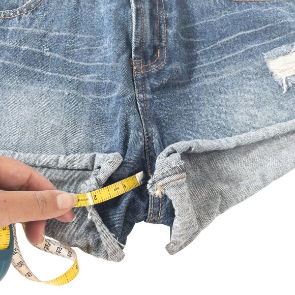 Refuge Short Shorts Distressed Dark Wash Jean Shorts SZ 2 Raw Hem Y2K - Picture 3 of 6